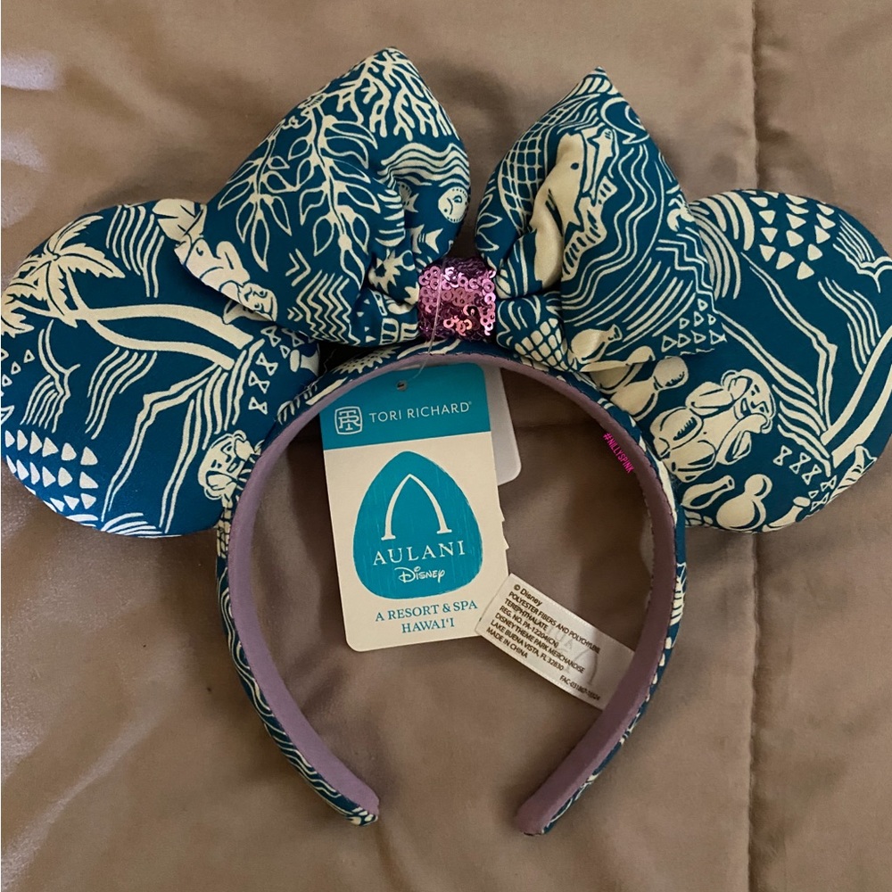 NWT Authentic Disney Hawaii Aulani Exclusive Tori Richard Minnie Mouse Ears
